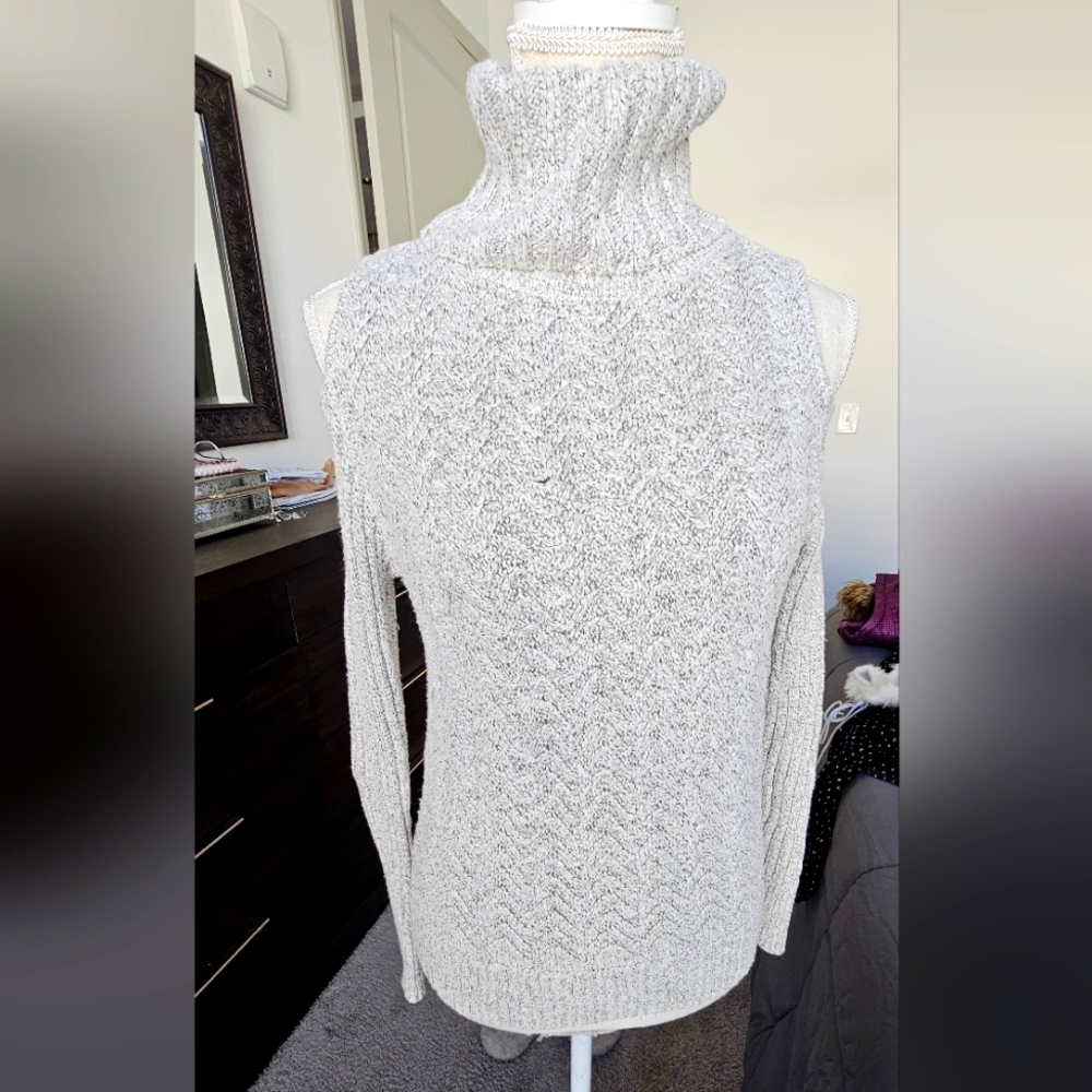 Grey sweater